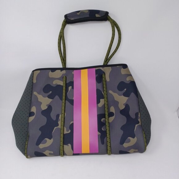 Camo Print Versatile Tote Bag | NWT | Large Size | Bold Pink and Orange Detail - Picture 4 of 9
